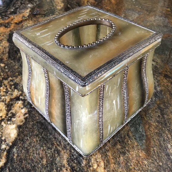 Vintage Resin Tissue Box Cover - Picture 1 of 11